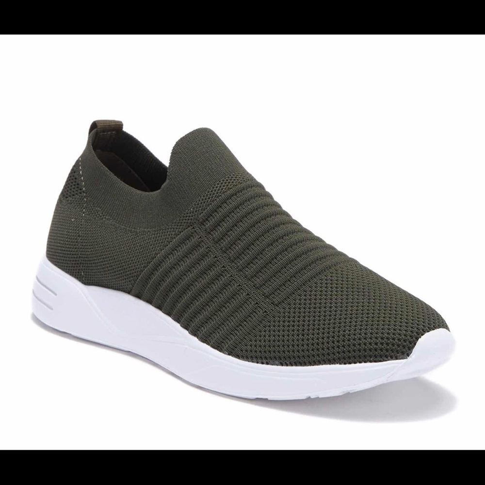 Steve Madden Lillian Slip-On Sneaker in Black
